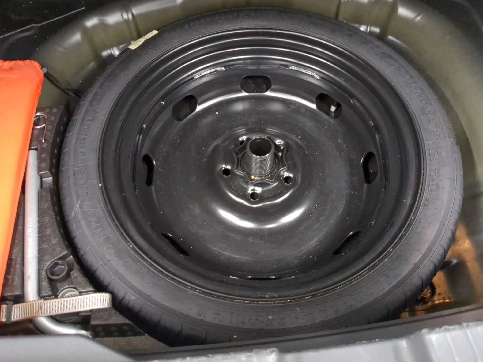 
								Volkswagen T-Roc Life 1.5 TSI 150CV BVA7 E6d full									