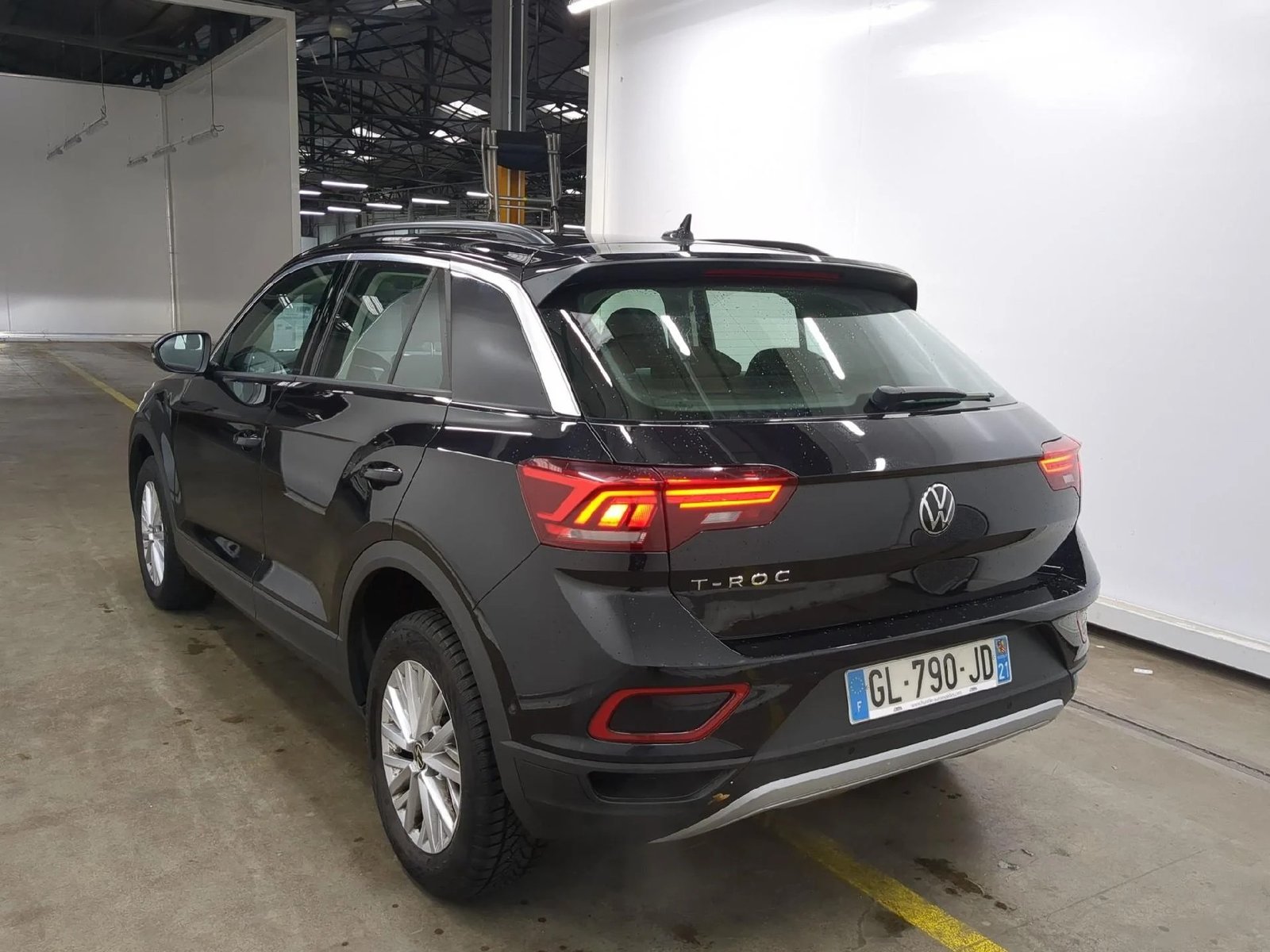 
								Volkswagen T-Roc Life 1.5 TSI 150CV BVA7 E6d full									