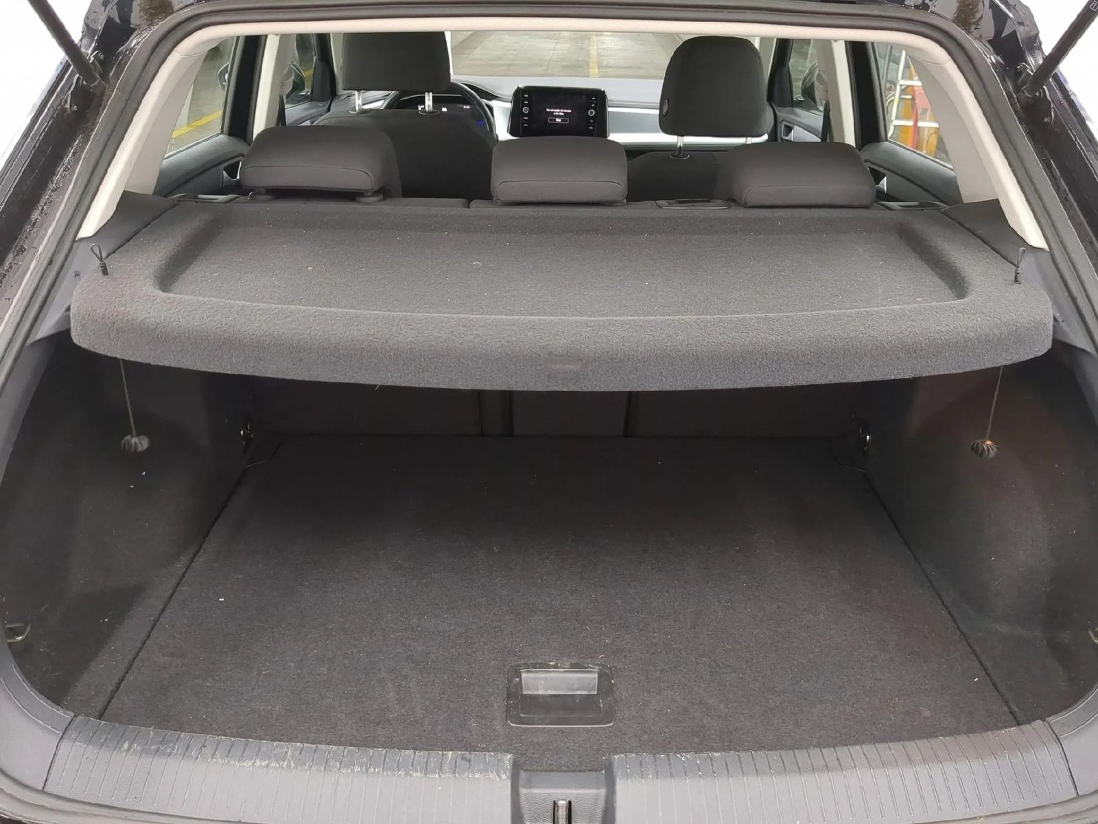 
								Volkswagen T-Roc Life 1.5 TSI 150CV BVA7 E6d full									