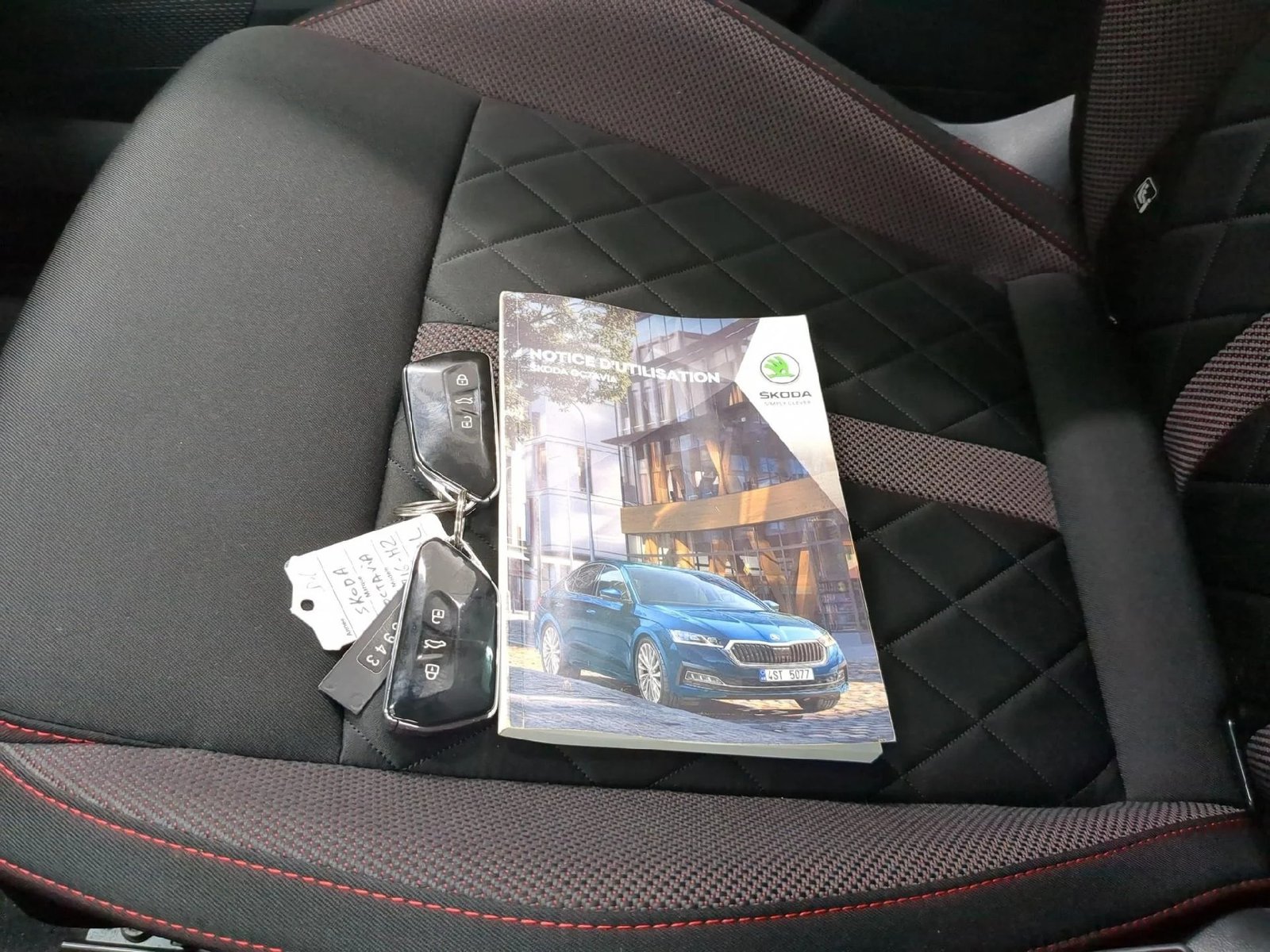 
								Skoda Octavia RS 2.0 TDI 200CV BVA7 E6d full									