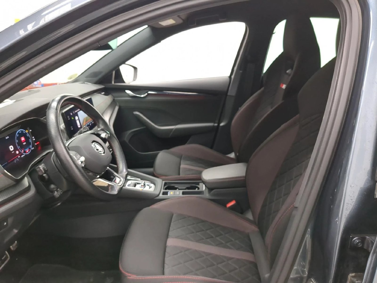 
								Skoda Octavia RS 2.0 TDI 200CV BVA7 E6d full									