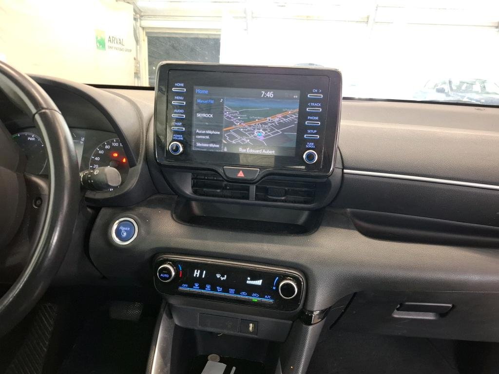 
								TOYOTA Yaris Hybride 116h France Business Stage Acad full									