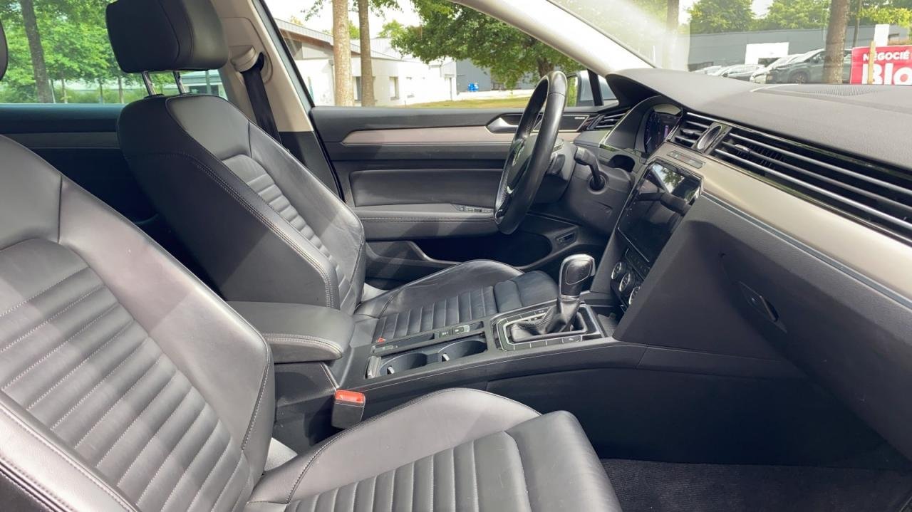 
								Volkswagen Passat BREAK 2.0 TDI 190 BLUEMOTION CARAT 4MOTION DSG BVA full									