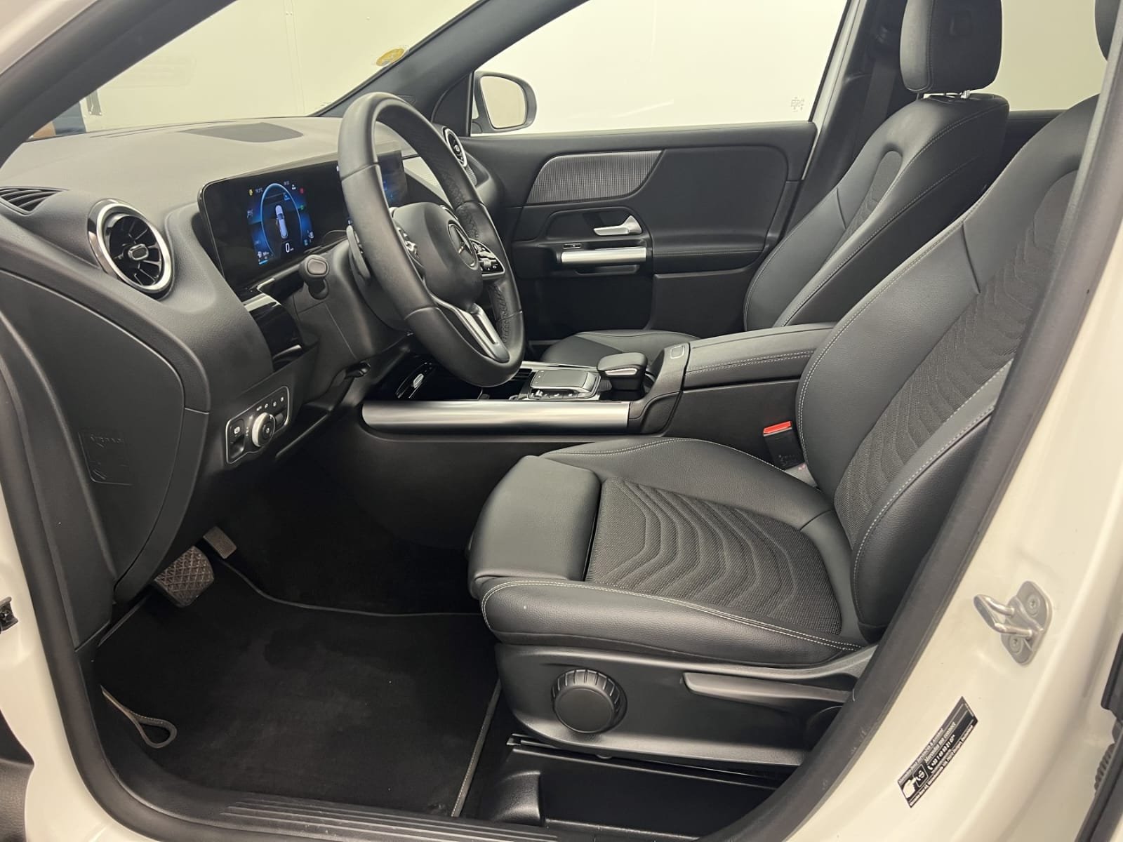
								MERCEDES-BENZ GLA 200 d 8G-DCT Progressive Line full									