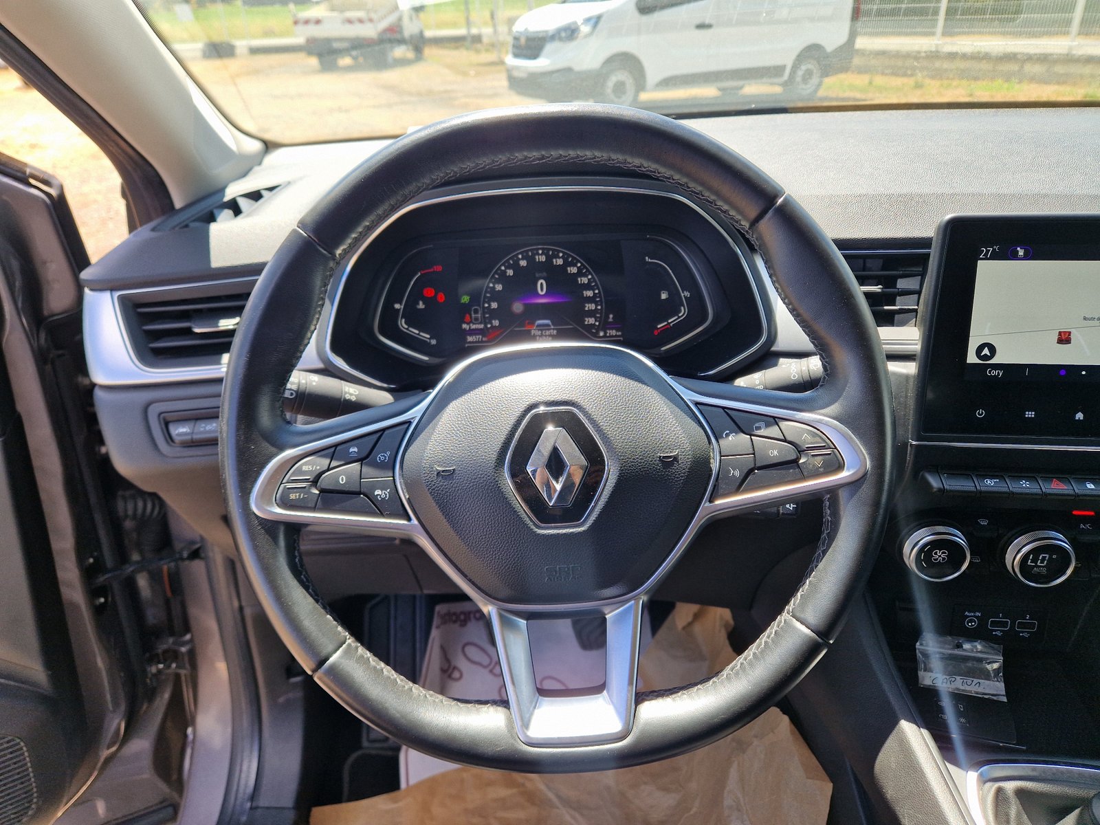 
								Renault CAPTUR 1.3 MILD HYBRID 140 TECHNO Année 2023 full									