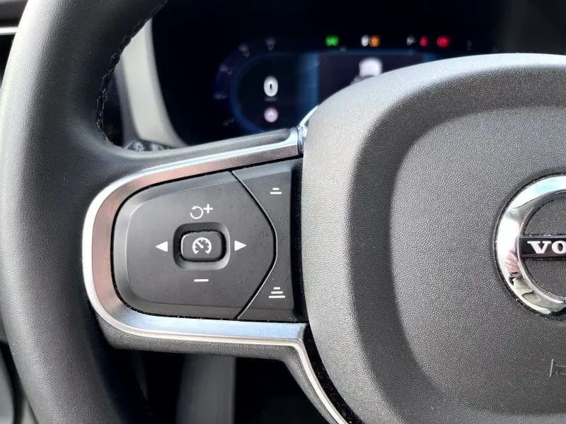 
								Volvo Xc60 B4 197CH START GEARTRONIC 2023 full									