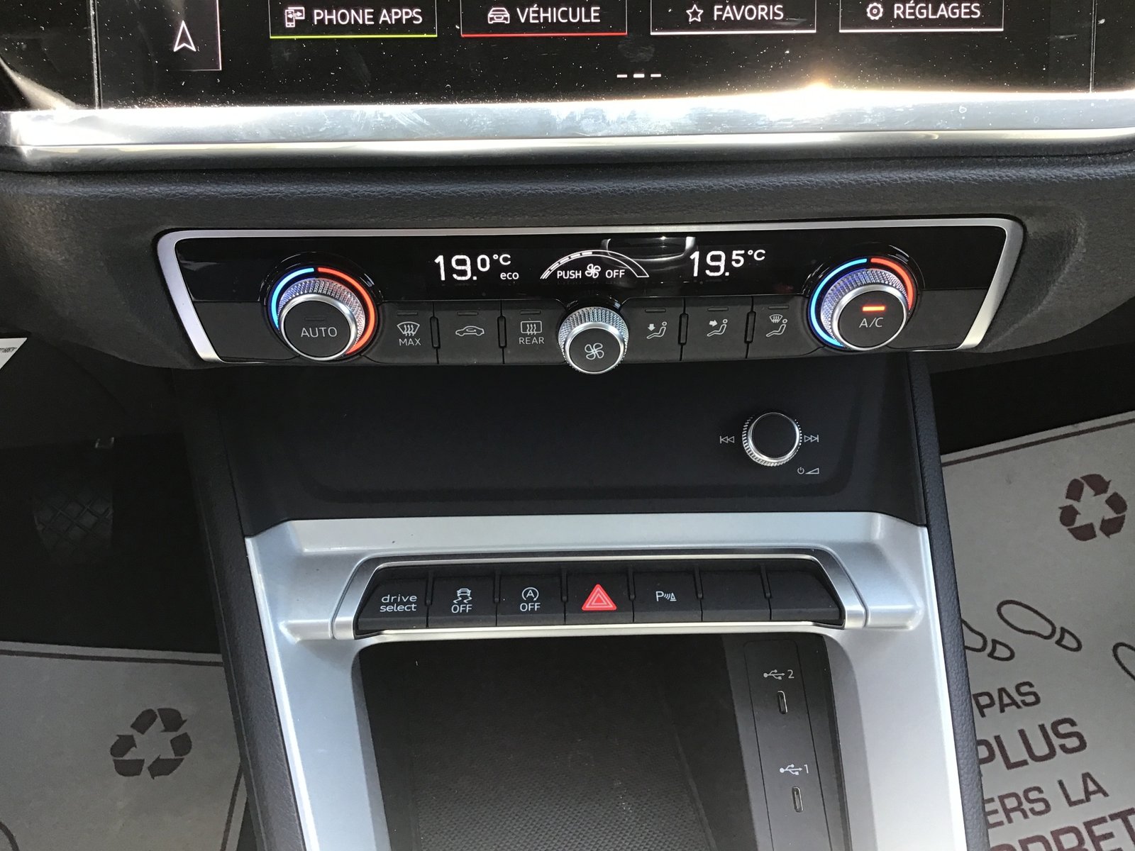 
								Audi Q3 SPORTBACK 35 2.0 TDI 150 DESIGN Année 2024 full									