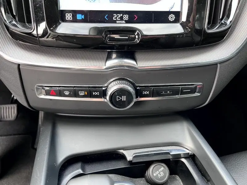 
								Volvo Xc60 B4 197CH START GEARTRONIC 2023 full									