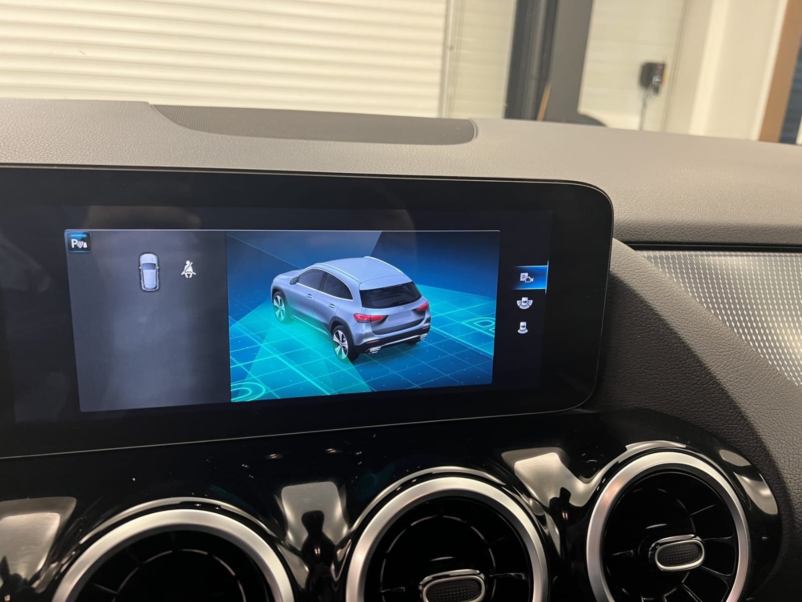 
								MERCEDES-BENZ GLA 200 d 8G-DCT Progressive Line full									