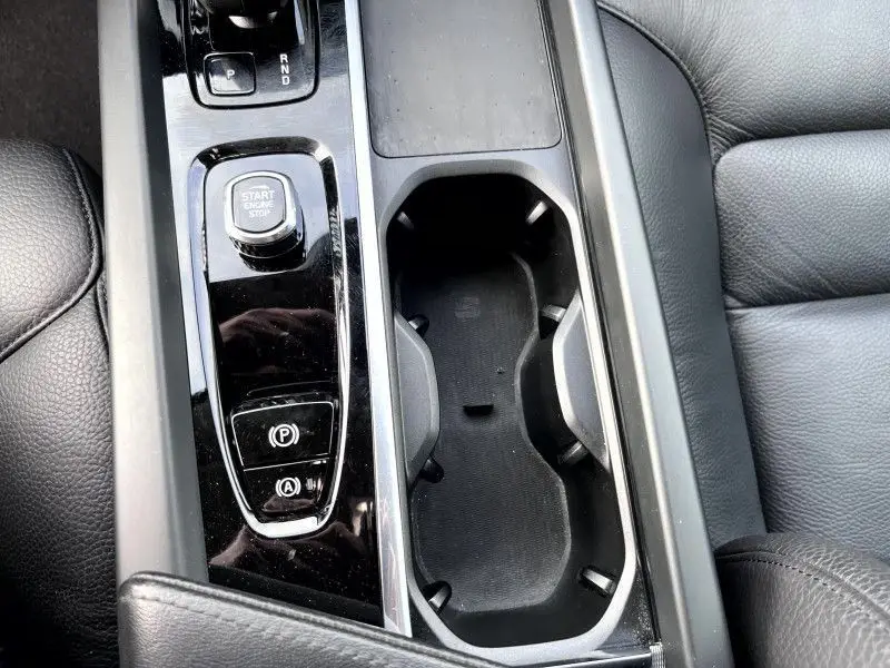 
								Volvo Xc60 B4 197CH START GEARTRONIC 2023 full									