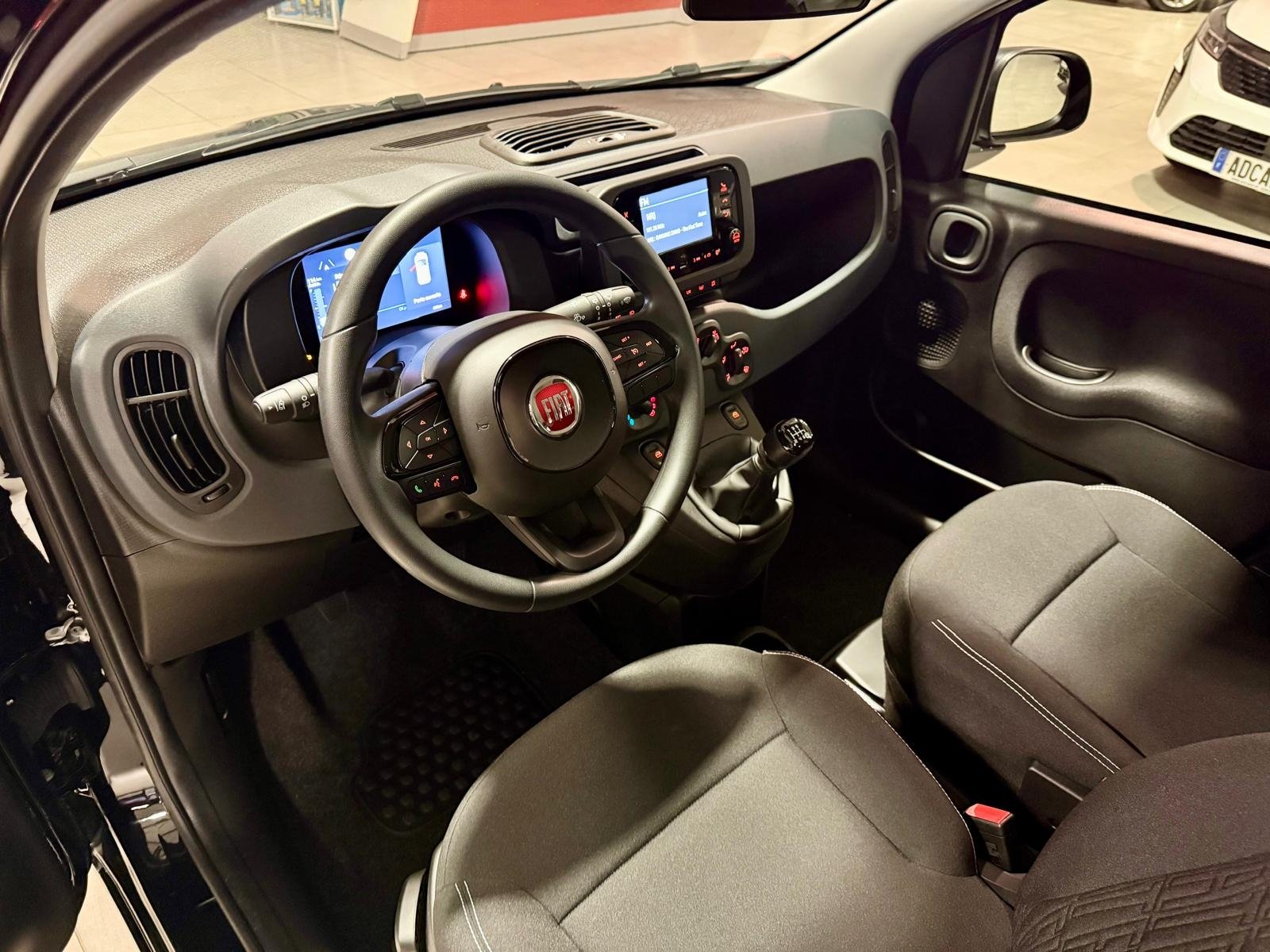 
								Fiat Panda 1.0 70 ch BSG S/S Hybrid City full									