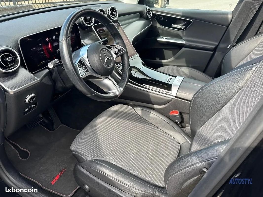 
								Mercedes Classe Glc 220d BUSINESS LINE 220 D 9G-TRONIC 4MATIC / TOIT OUVRANT full									