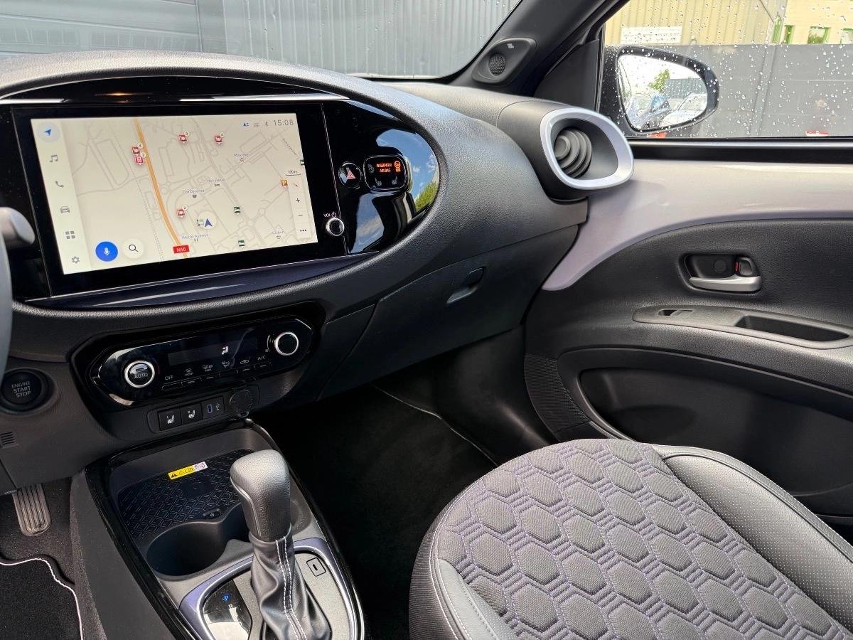
								Toyota Aygo X 1.0 VVTI 70ch JBL Edition Collection BVA 1ère main / Garantie 07/2028 full									