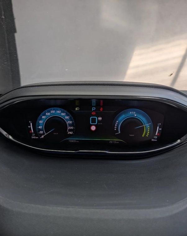 
								Peugeot 3008 GT PACK HYBRID4 300CV 4X4 BVA 2021 full									