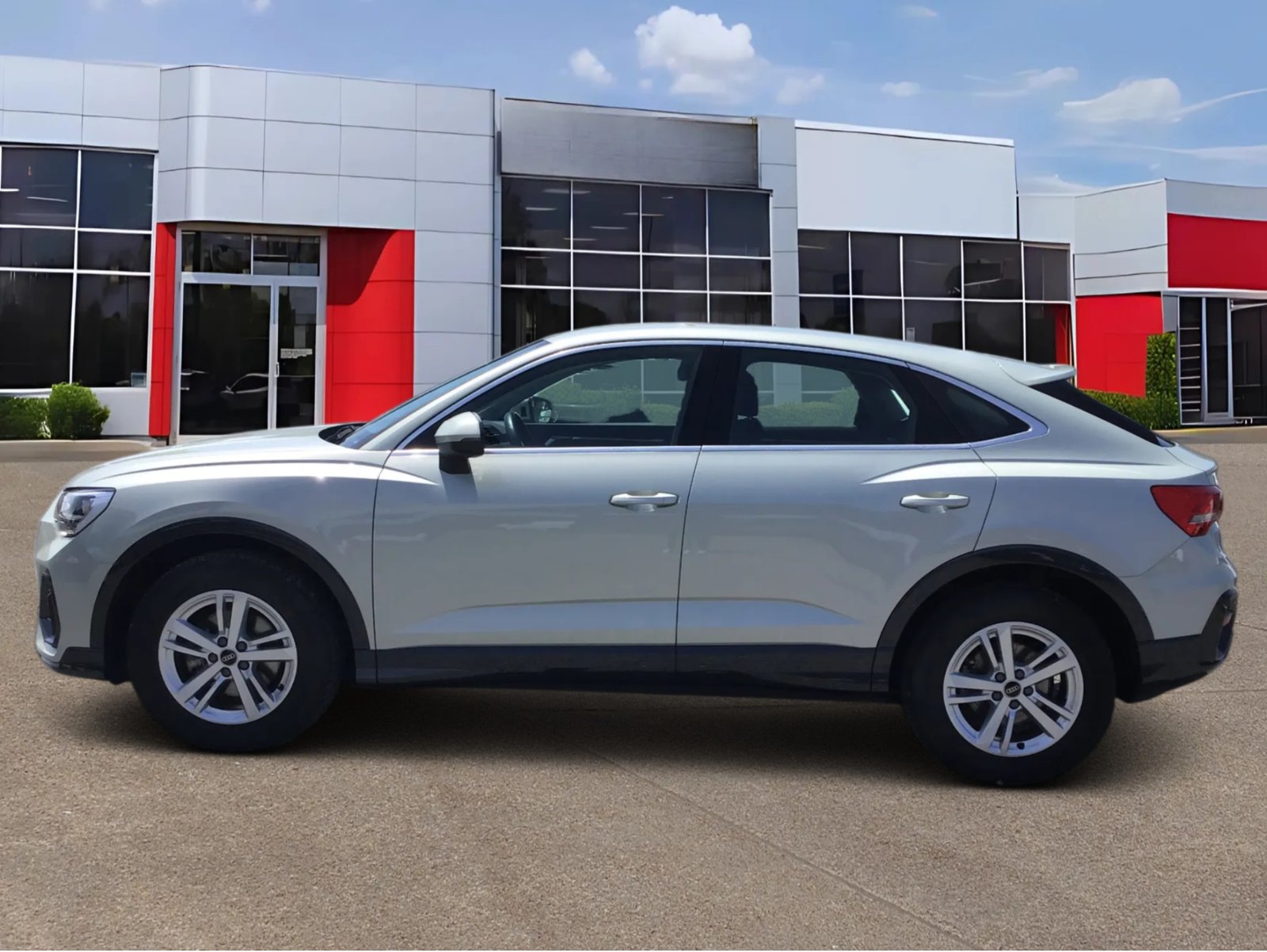 
								Audi Q3 SPORTBACK 35 2.0 TDI 150 DESIGN Année 2024 full									