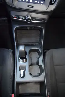 
								VOLVO XC40 B3 163 ESSENTIAL DCT7 full									