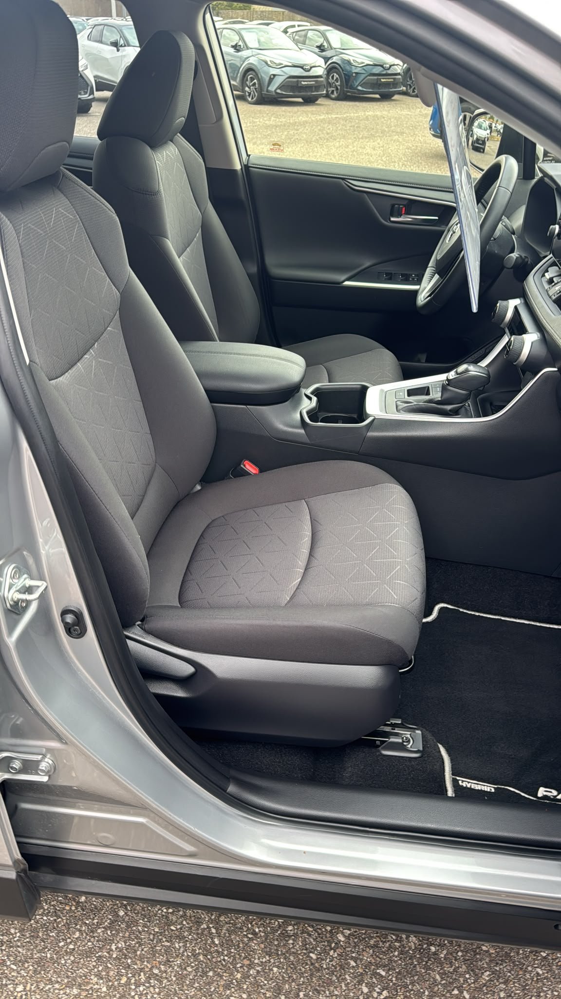 
								TOYOTA RAV4 2.5 HYBRIDE 218CH DYNAMIC 2WD MY23 full									